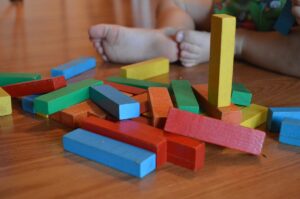 Juguetes para Montessori en casa